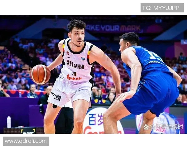 德国男篮与澳大利亚队激战正酣谁将赢得这场精彩对决 德国男篮与澳大利亚队激战正酣谁将赢得这场精彩对决