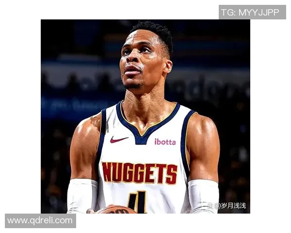 拉塞尔威斯布鲁克的篮球传奇之路与不屈精神探讨